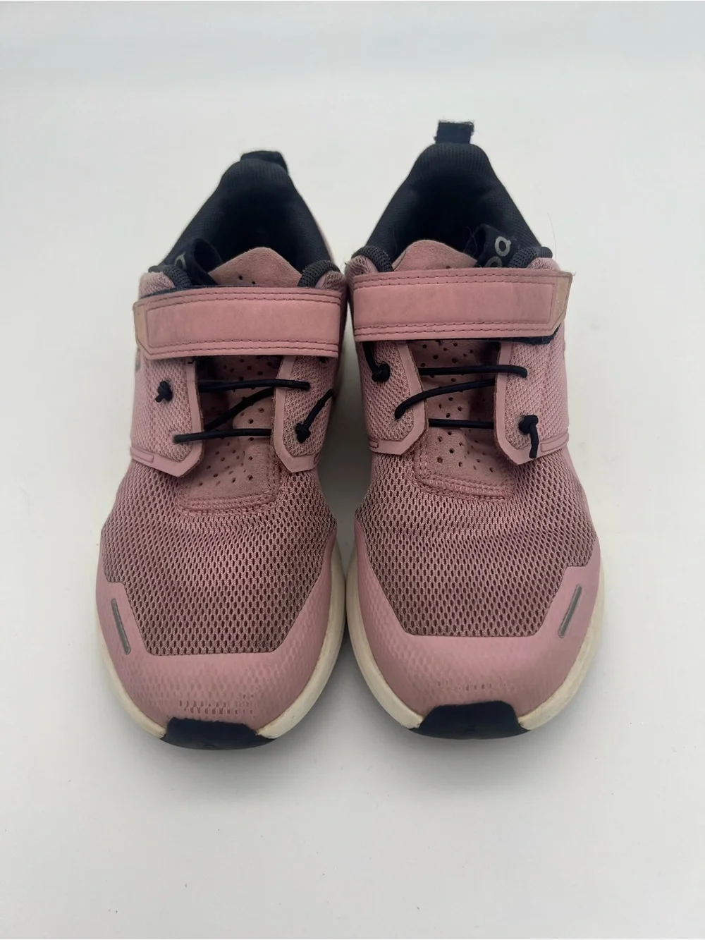 On Running Kids size 1 cloud play Pink Athletic Shoes no tie girls sneakers